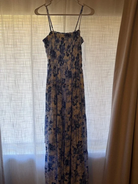 Abercrombie & Fitch Blue and White Floral Maxi Dress - Picture 5 of 6